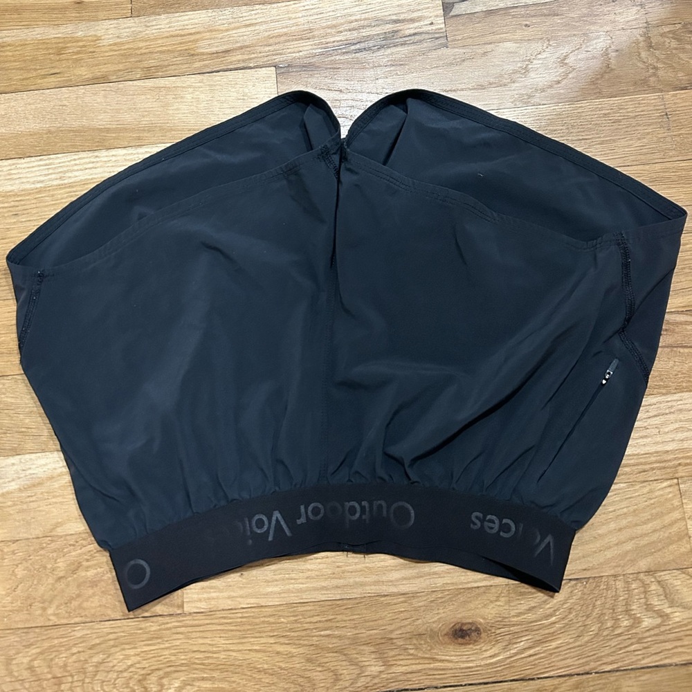 Black outdoor voices short